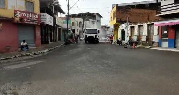Camacã: Bloqueios em ramais e higienização nas ruas marcam o início da semana de Camacã